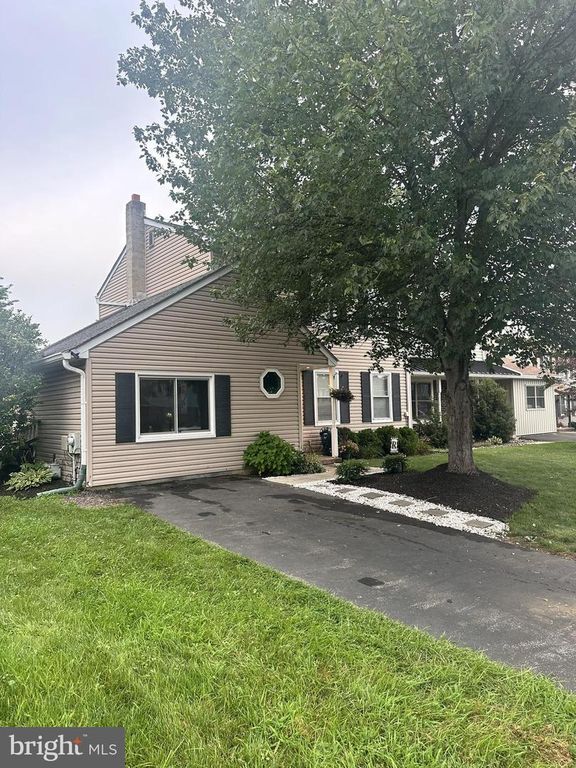 517 WOODBRIDGE CIR, Harleysville, PA 19438