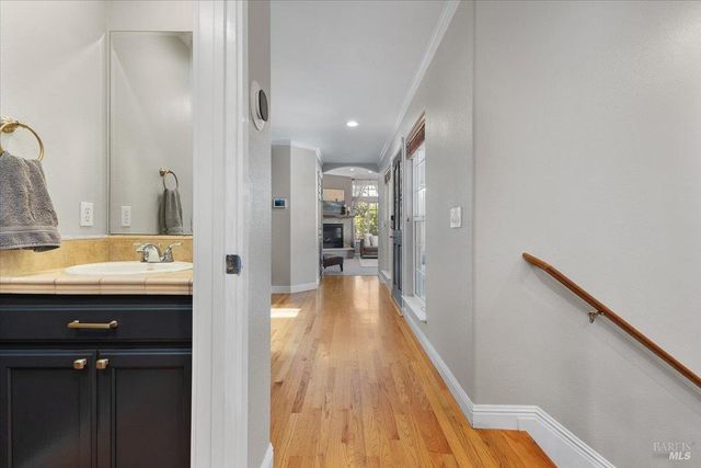 6081 Malcom Ln, Penngrove, CA 94951