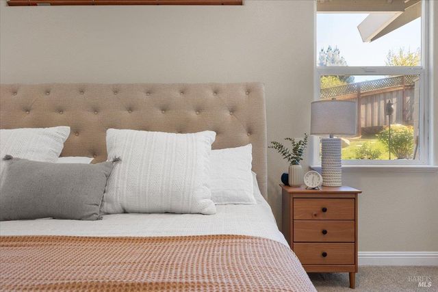 6081 Malcom Ln, Penngrove, CA 94951