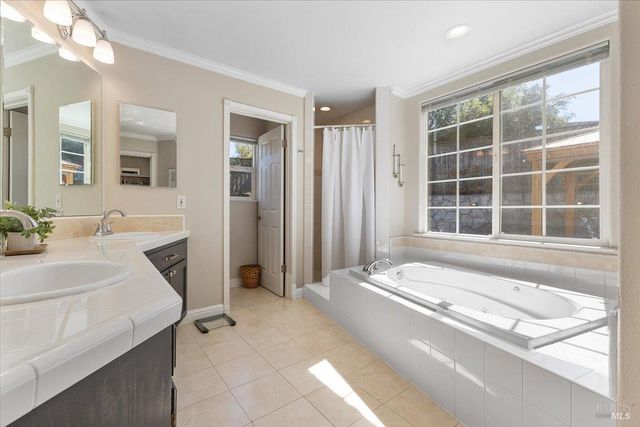 6081 Malcom Ln, Penngrove, CA 94951