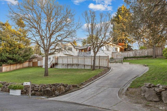 6081 Malcom Ln, Penngrove, CA 94951