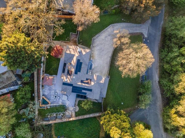 6081 Malcom Ln, Penngrove, CA 94951