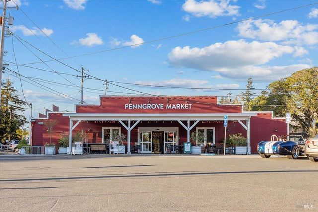 6081 Malcom Ln, Penngrove, CA 94951