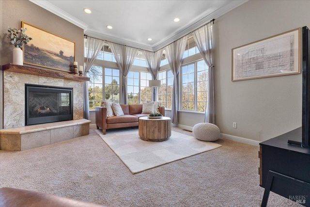 6081 Malcom Ln, Penngrove, CA 94951