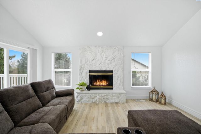 4104 Horizon Dr, Pasco, WA 99301