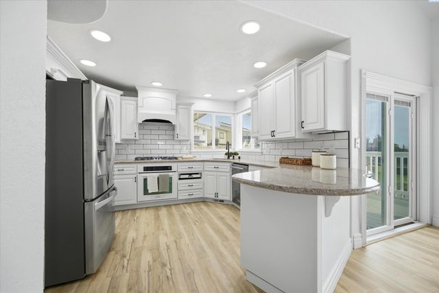 4104 Horizon Dr, Pasco, WA 99301