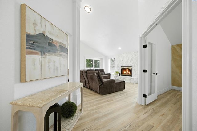 4104 Horizon Dr, Pasco, WA 99301