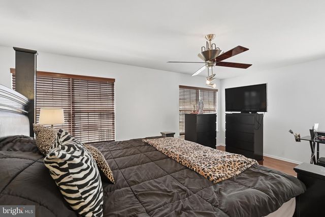 1007 MOORE RD, West Deptford, NJ 08086