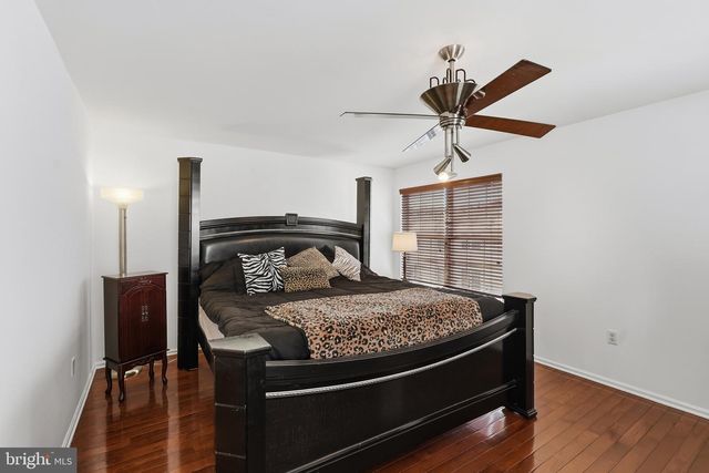 1007 MOORE RD, West Deptford, NJ 08086