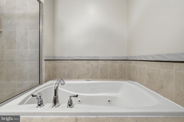 1007 MOORE RD, West Deptford, NJ 08086