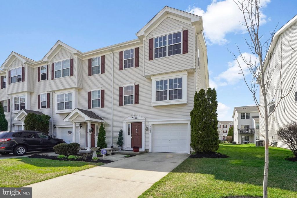 1007 MOORE RD, West Deptford, NJ 08086