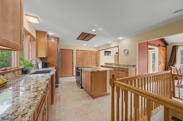 135 W Mountain Rd, Sparta Twp., NJ 07871