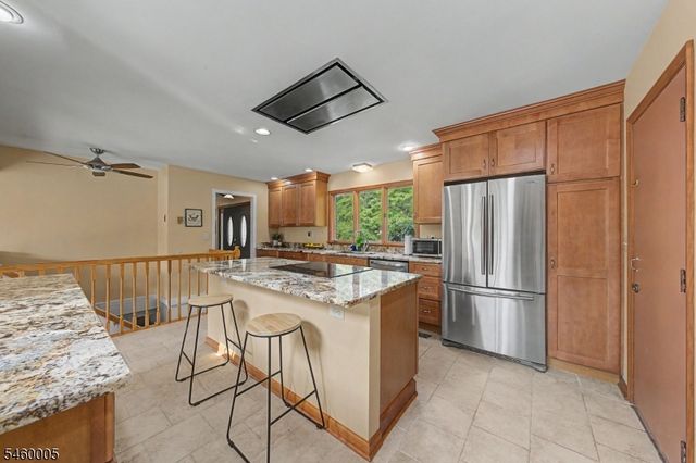 135 W Mountain Rd, Sparta Twp., NJ 07871