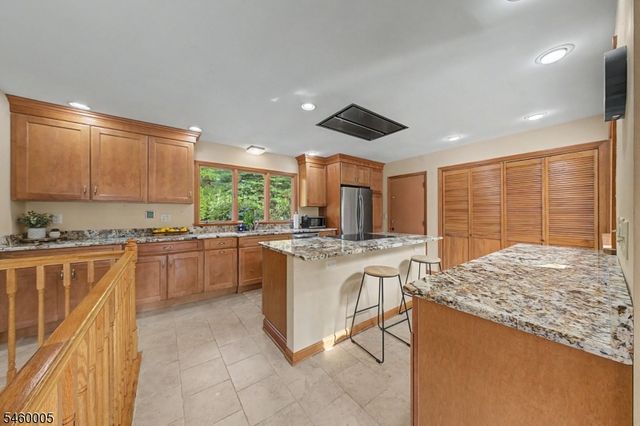 135 W Mountain Rd, Sparta Twp., NJ 07871