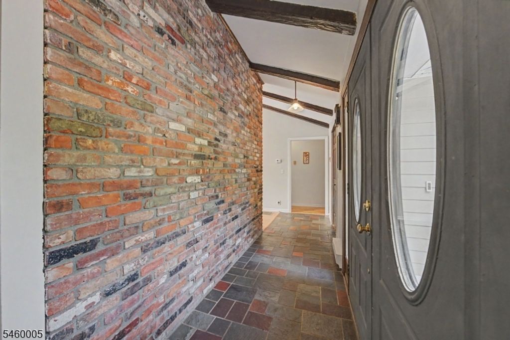 135 W Mountain Rd, Sparta Twp., NJ 07871