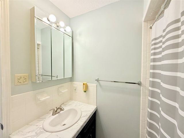 303 S Inglewood Avenue, Russellville, AR 72801