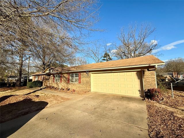 303 S Inglewood Avenue, Russellville, AR 72801