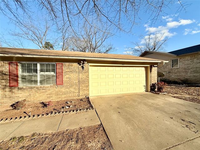 303 S Inglewood Avenue, Russellville, AR 72801