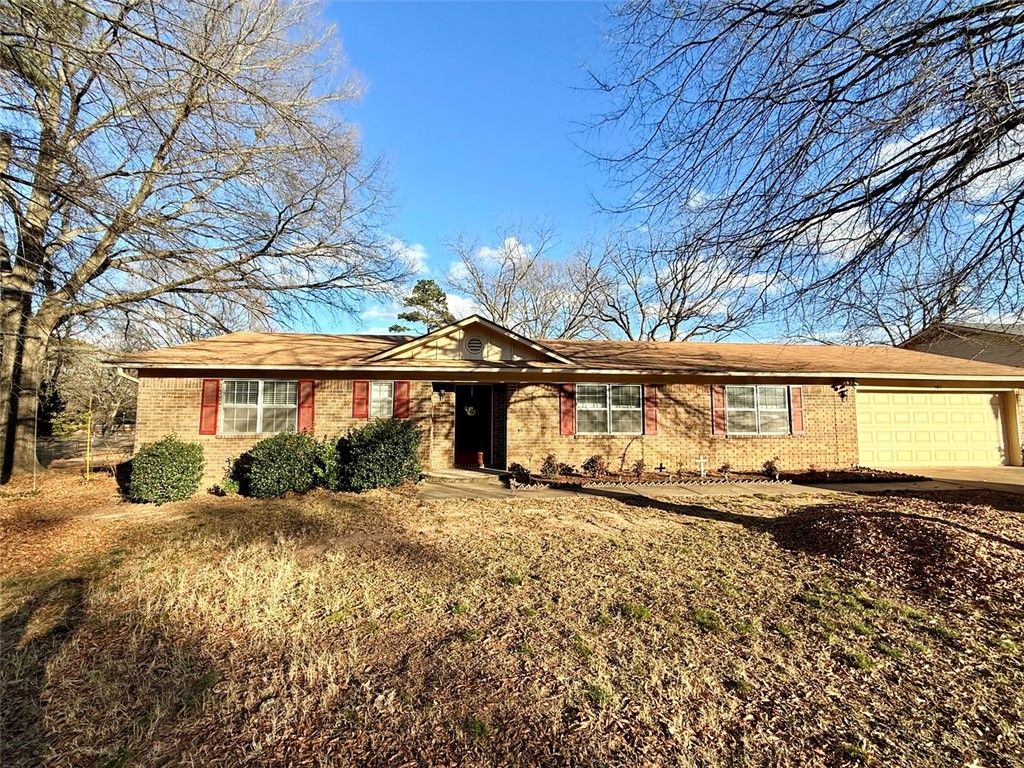 303 S Inglewood Avenue, Russellville, AR 72801