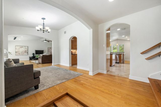 7504 Valley Dale DR, Austin, TX 78731