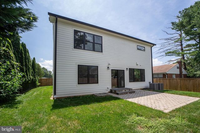 10032 SINNOTT, Bethesda, MD 20817