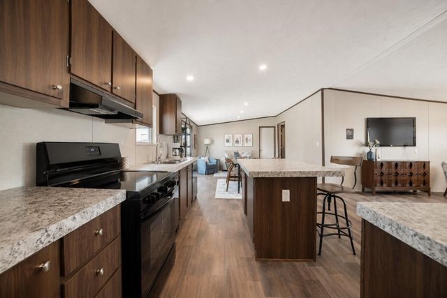 143 Lark Meadow Drive, Runaway Bay, TX 76426