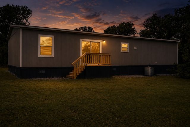 143 Lark Meadow Drive, Runaway Bay, TX 76426