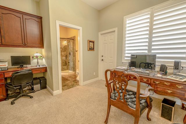 16551 N Manor Ln, Lodi, CA 95240