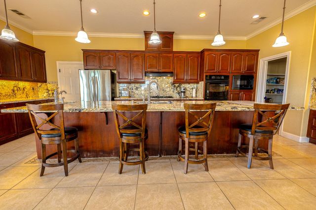 16551 N Manor Ln, Lodi, CA 95240