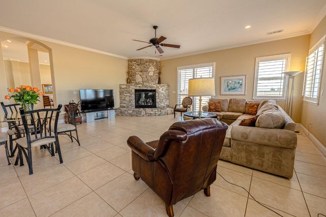 16551 N Manor Ln, Lodi, CA 95240