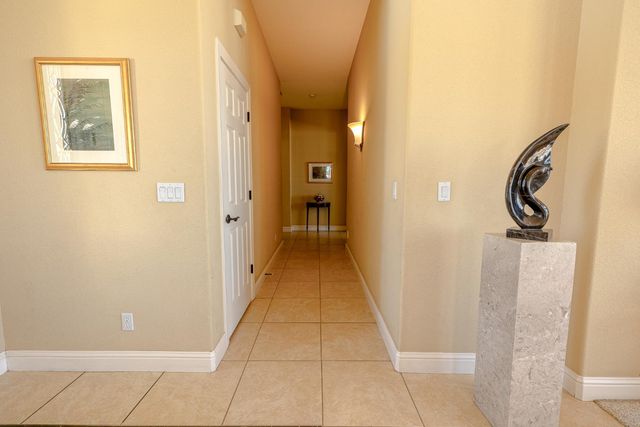 16551 N Manor Ln, Lodi, CA 95240
