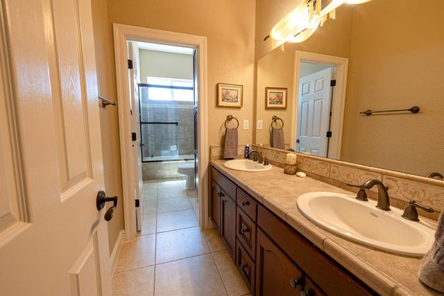 16551 N Manor Ln, Lodi, CA 95240