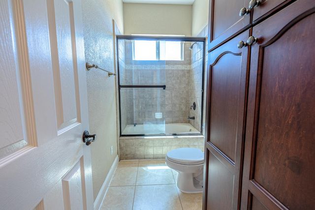 16551 N Manor Ln, Lodi, CA 95240