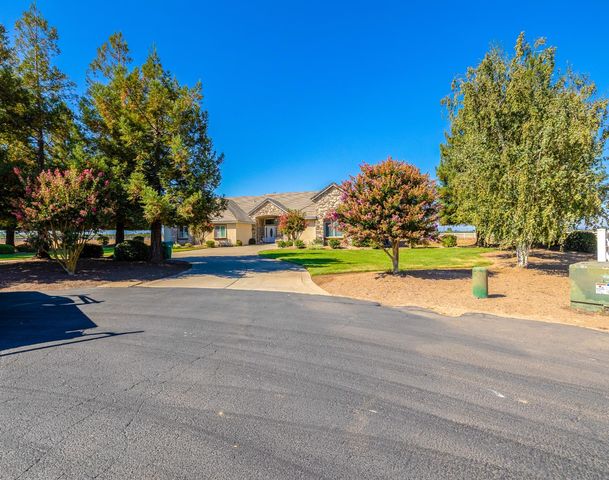 16551 N Manor Ln, Lodi, CA 95240