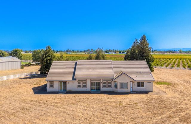 16551 N Manor Ln, Lodi, CA 95240