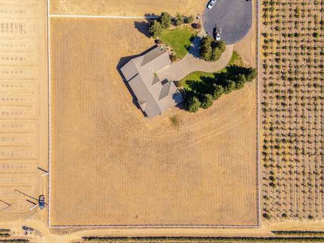 16551 N Manor Ln, Lodi, CA 95240