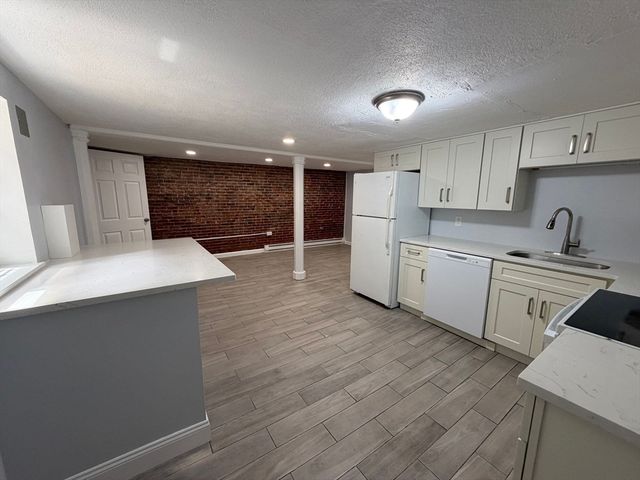 31 Chelsea Street B, Boston, MA 02128