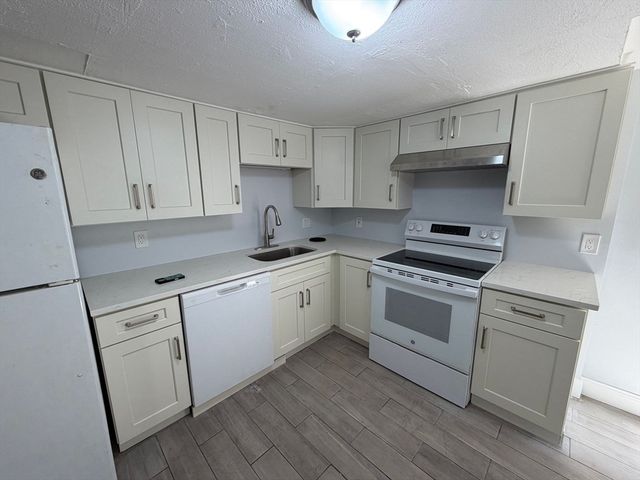 31 Chelsea Street B, Boston, MA 02128