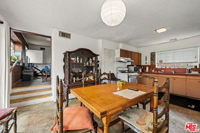 2186 Mar Vista Avenue, Altadena, CA 91001