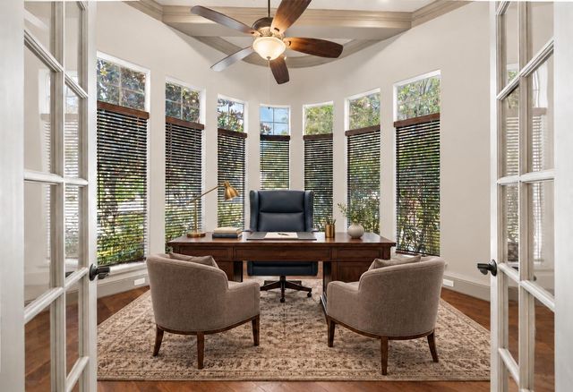 25 Club Oak Court, Kingwood, TX 77339