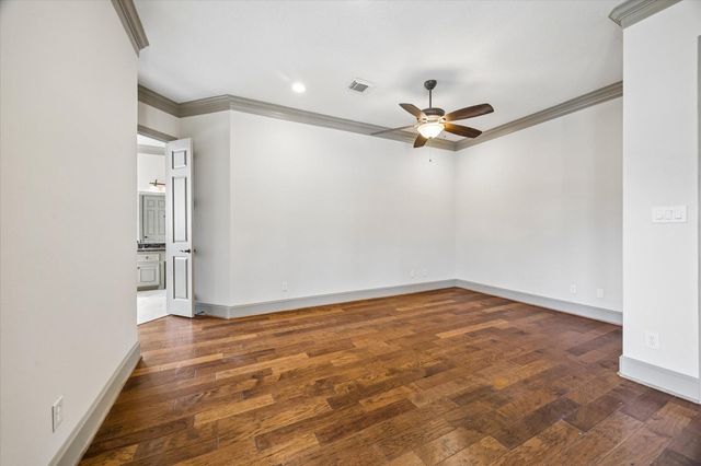 25 Club Oak Court, Kingwood, TX 77339