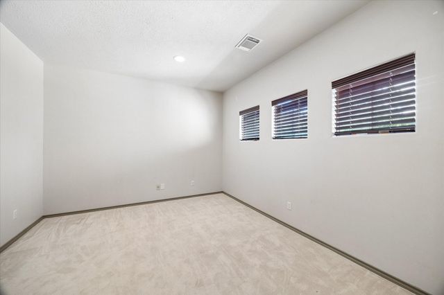 25 Club Oak Court, Kingwood, TX 77339
