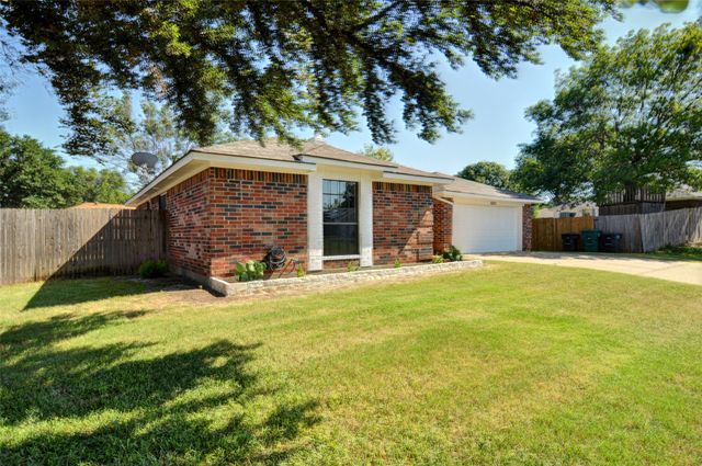 10125 Indian Mound Road, Fort Worth, TX 76108