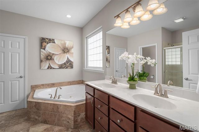 526 Elm Creek Drive, Wentzville, MO 63385