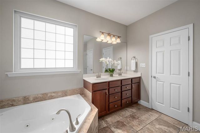 526 Elm Creek Drive, Wentzville, MO 63385