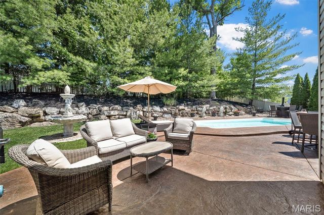 526 Elm Creek Drive, Wentzville, MO 63385