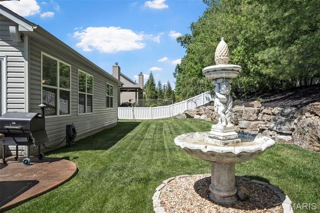 526 Elm Creek Drive, Wentzville, MO 63385