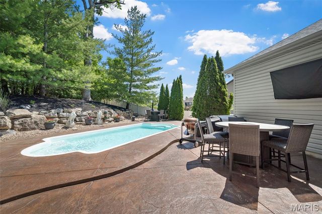 526 Elm Creek Drive, Wentzville, MO 63385