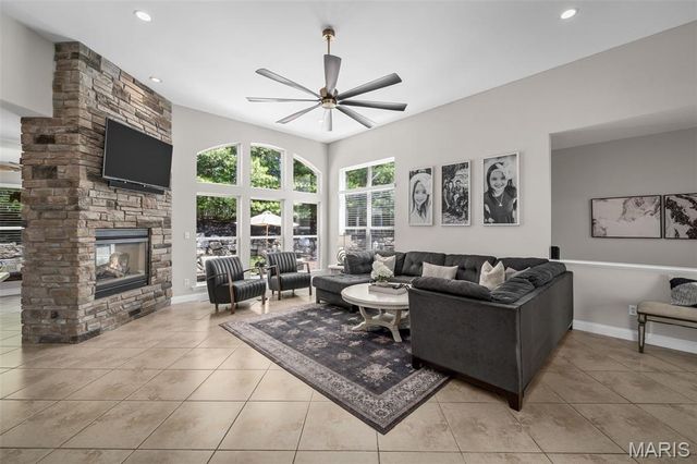 526 Elm Creek Drive, Wentzville, MO 63385