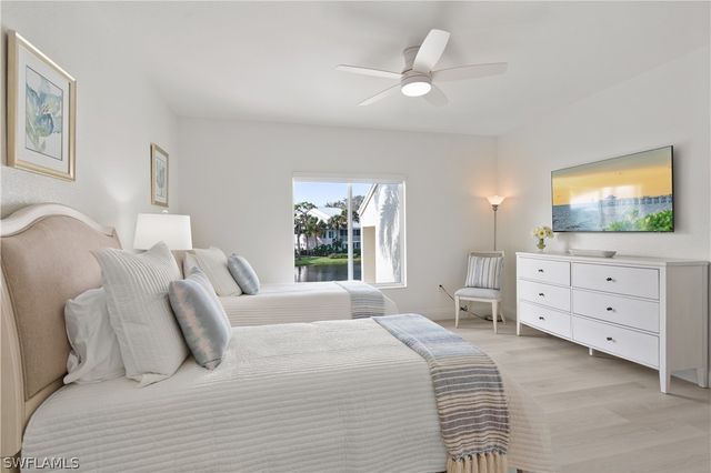 784 Willowbrook DR 607, Naples, FL 34108